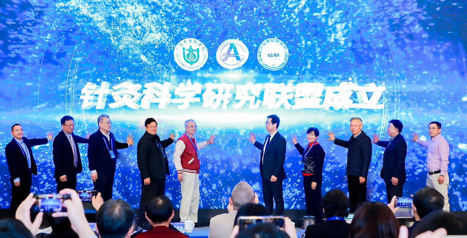 pic5 点亮仪式.jpg